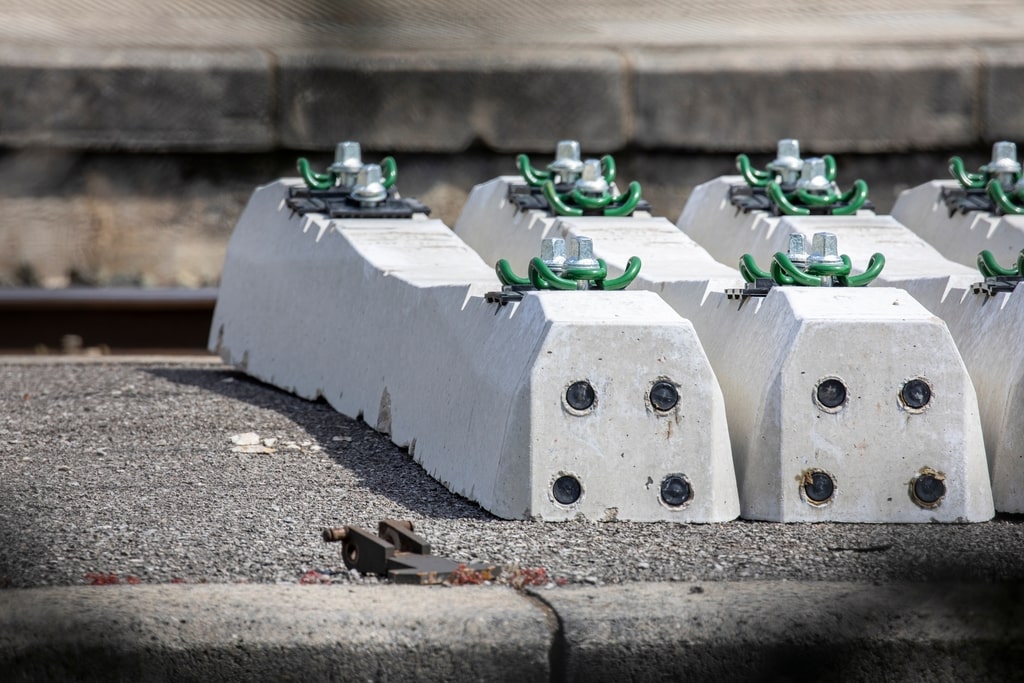 Изграждане ремонт и рехабилитация на железопътна инфраструктура